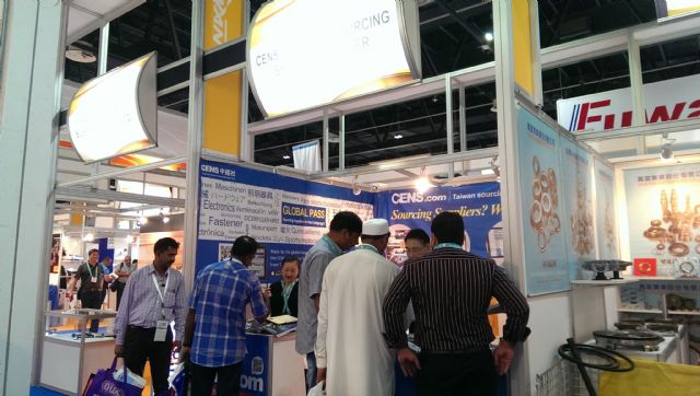 CENS booth draws many visitors at Automechanika Middle East.