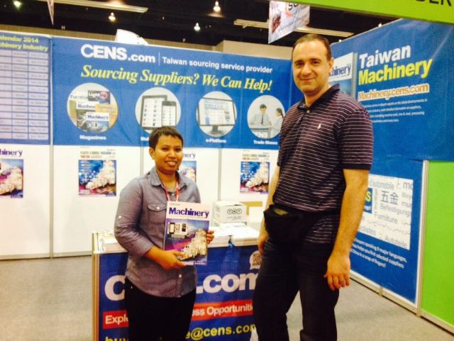 CENS representative (left) with a foreign buyer at InterPlas Thailand.