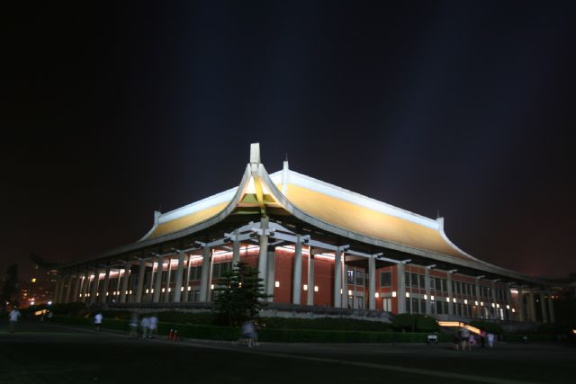 Yuan's design for lighting at the Sun Yat-sen Memorial Hall in Taipei