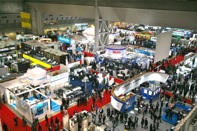 A total of 863 exhibitors from Japan and overseas took part in the show.