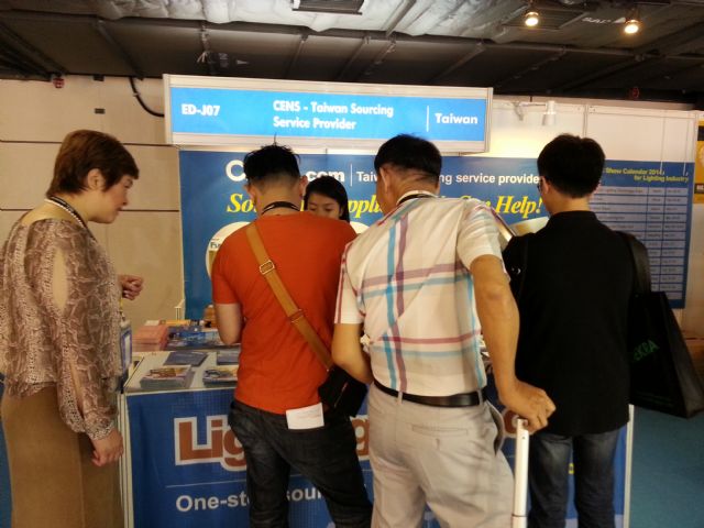 CENS booth attracts many visitors at HK Lighting Fair.