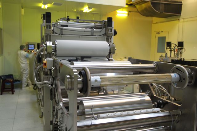 ITRI's pilot-run roll-to-roll machine.