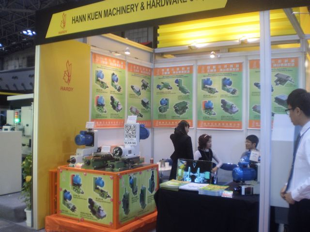 Hann Kuen displayed high-quality spindle heads, attracting numerous inquiries from Japanese and international buyers at JIMTOF 2014.
