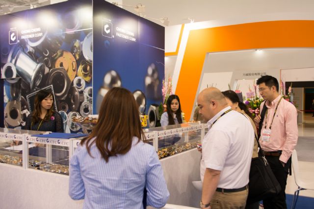 Buyers look at Chong Cheng’s high-quality fasteners.