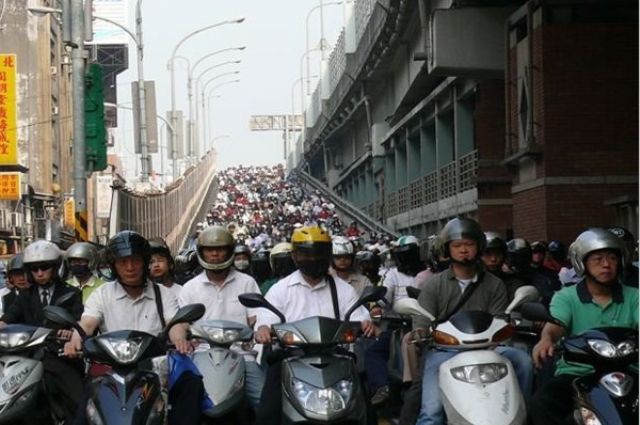 Motorbike gridlock at rush hour in Taiwan, a mature PTW market with annual sales volume between 600,000 to 700,000 units. 