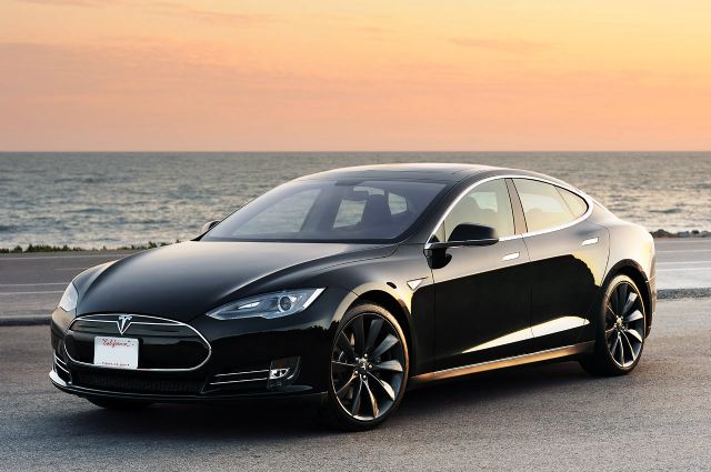 A premium electric car by American EV maker Tesla. (photo from Internet)