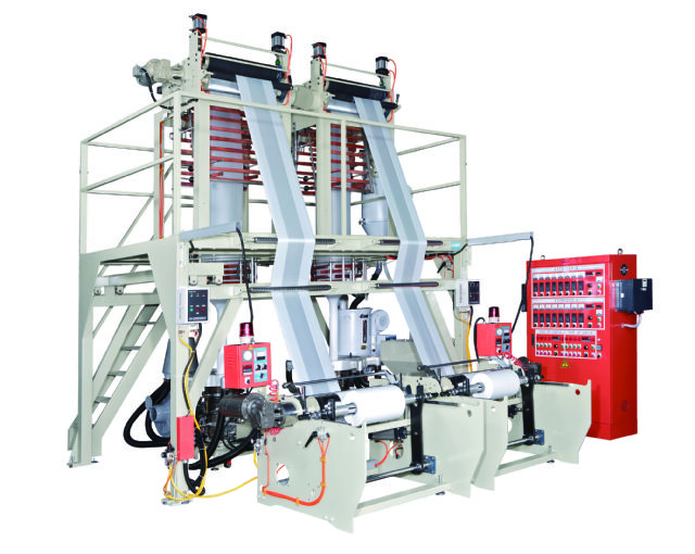 Kang Chyau’s twin head (A/B/A Layer) HDPE/LDPE/LLDPE plastic inflation machine, coded KMTL-4545T, features great efficiency, diverse functionality and high productivity.