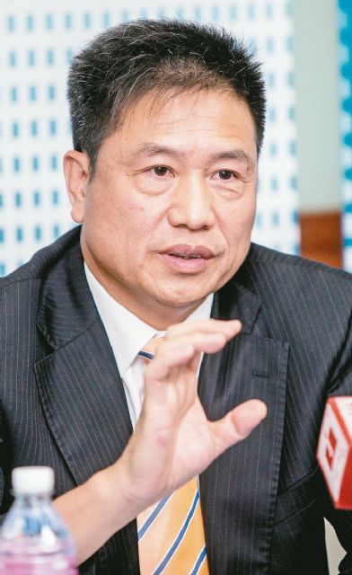 Paul Peng, president of AUO, recognized as the second-largest TFT-LCD panel maker in Taiwan that reported a six-year earnings high in 2014. (photo from UDN) 