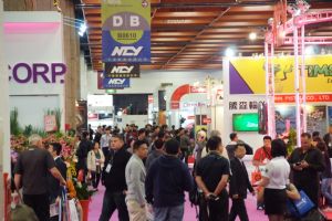 Buyers flock to the 2015 Taipei AMPA 5-in-1 mega show. (Photo from TAITRA)