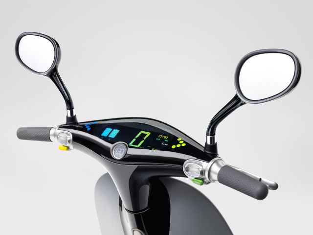 The Smartscooter features state-of-the-art design. (Source: Gogoro)