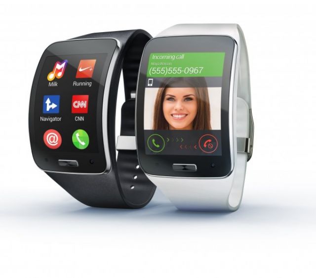A smartwatch with flexbile AMOLED display. (photo from Internet)