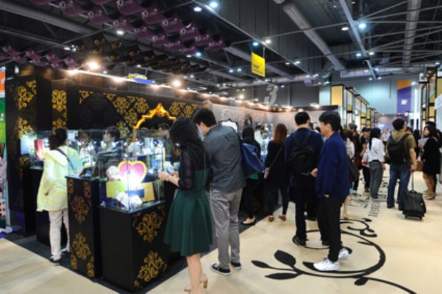 The 10th Hong Kong International Printing and Packaging Fair draw more than 14,000 buyers from 111 countries (photo courtesy of the show organizer).