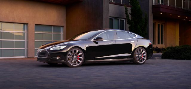 Tesla sells 11,507 Model S premium electric cars  worldwide in the second quarter this year. (photo from Tesla website)
