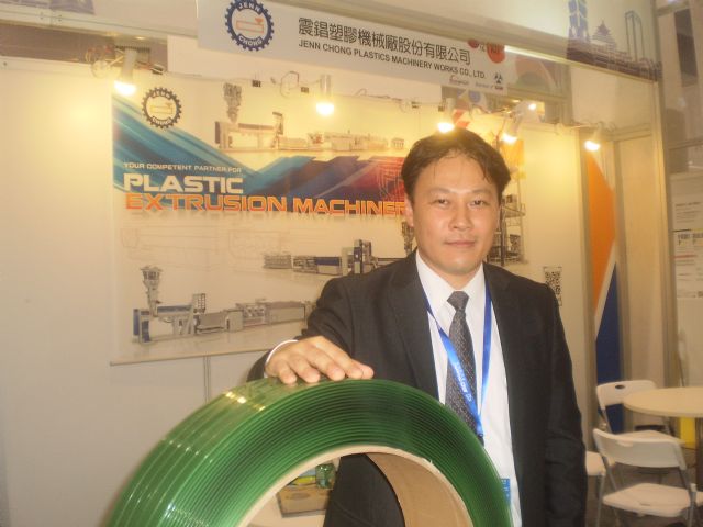 Jenn Chong’s GM Tony Wang promotes JC-STP series PET strapping band extrusion line.