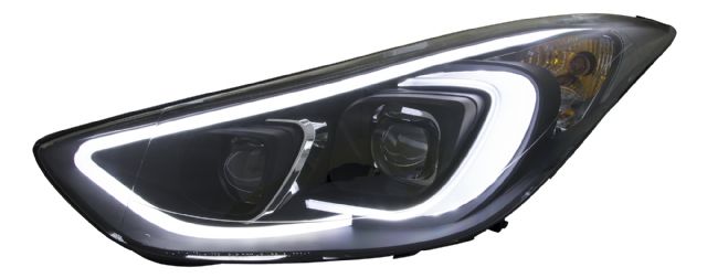 The sophisticatedly designed LED light bars built-in the headlamp further serve as a foil to boast the model's characteristics and features. 