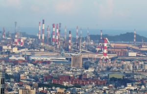 CSC is expected to announce higher nominal steel prices for Q4 relative to Q3. (CSC's plant in Kaohsiung, southern Taiwan shown; photo courtesy of UDN.com)