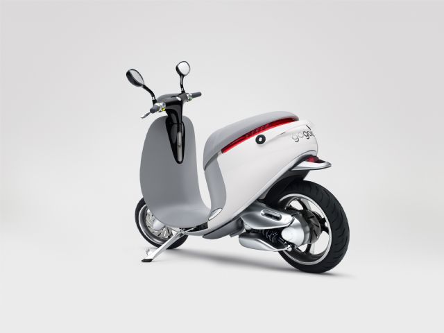 Gogoro Smartscooter, a high-performance, battery swappable, smart e-vehicle to run on the Gogoro Energy Network, on sale in Taiwan since July. (photo from Gogoro)