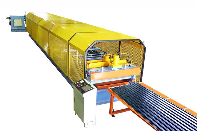 Yunsing's YS-914-R shutter door roll forming machine.