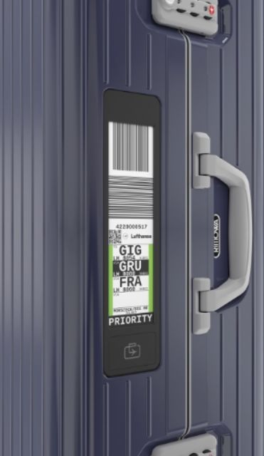 The Rimowa Electronic Tag supplied by the Taiwanese company E Ink. (photo from RIMOWA) 