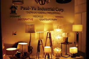 Handcrafted decorative lanterns from Paul-Yu.