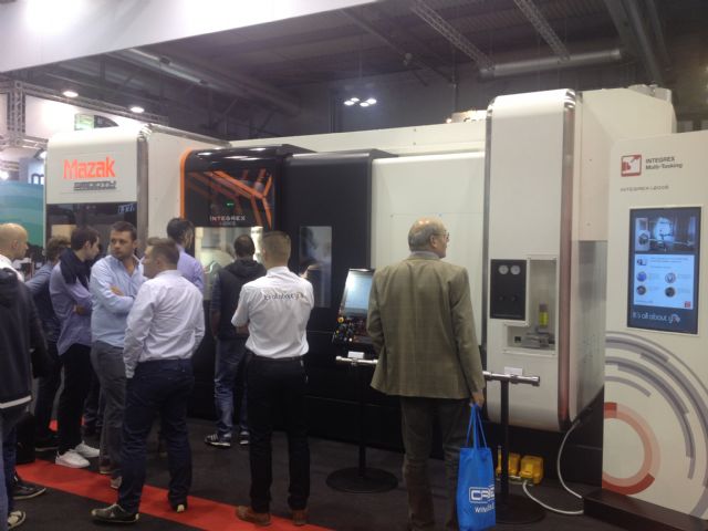 Yamazaki Mazak’s Integrex i200s multi-tasking machine piques  interest among visitors.