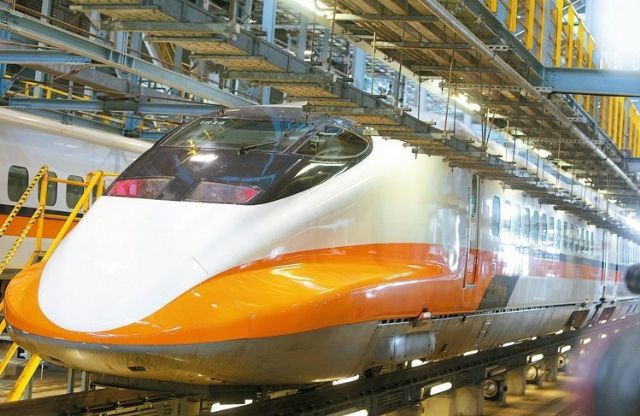 After nine years of operation, different sub-systems of the Taiwan High Speed Rail enter into replacement period. (photo from UDN)