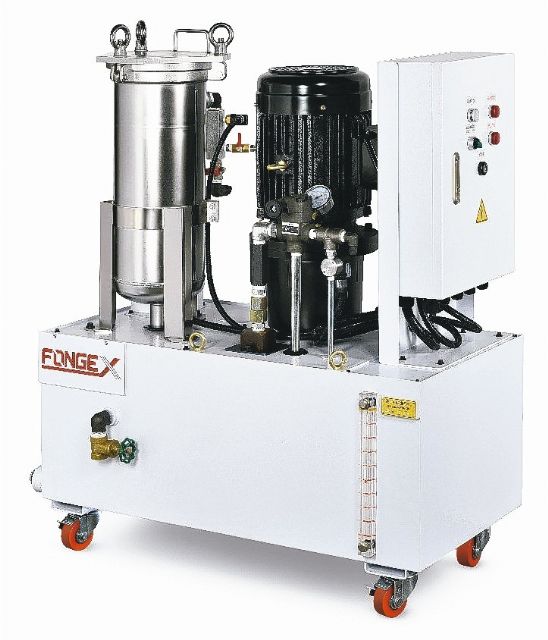 Fongei Industry launches its newest high pressure coolant system for the metalworking industry (photo courtesy of UDN.com).