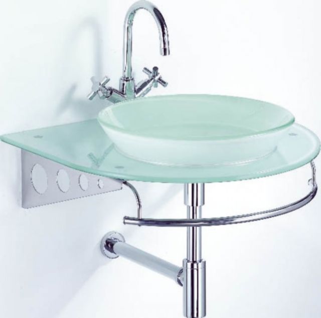 The glass washbasin developed by Hoi Mirror.