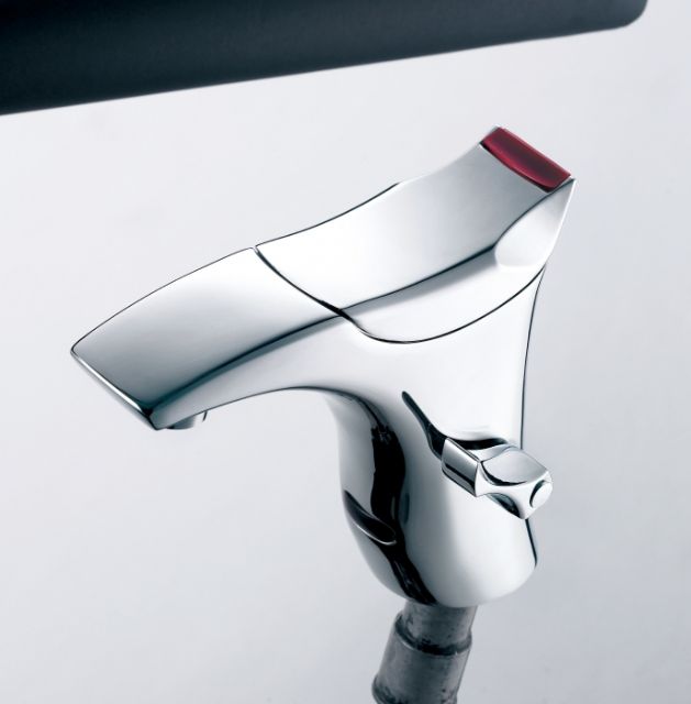 Chang Yi Shin's automatic faucet.