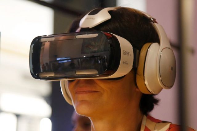 Wireless HMDs are considered a new trend among others to drive the development of the global VR industry beginning in 2017 (photo courtesy of UDN.com).