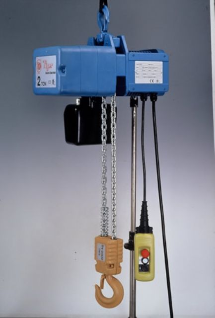 Woo Sing's electric hoist.