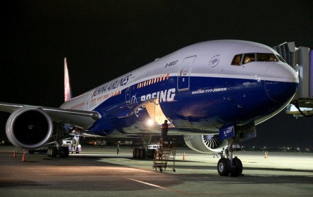  Boeing 777-300ER (photographed by Chen Chia-Ning).