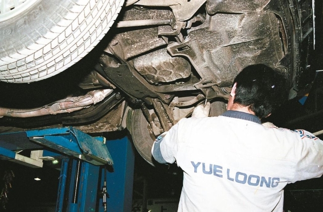 進口車攻城掠地，但為提升品質，國產車業者仍持續加碼投資，並呼籲政府要提出汽車產業政策。 (本報系資料庫)