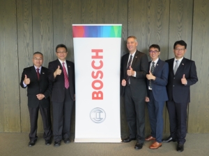 Bernd Barkey (middle), managing director of Bosch Taiwan (photo courtesy of Bosch Taiwan).