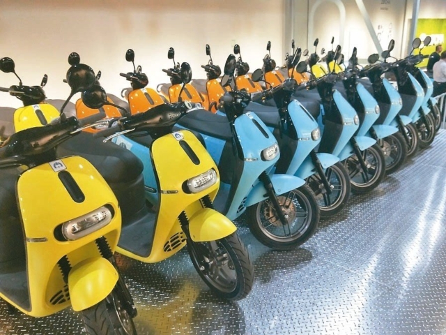 Powered two-wheeler sales in Taiwan suddenly slumped by 27 percent month on month for a couple of reasons, but didn`t disappoint insiders (photo courtesy of UDN.com). Powered two-wheeler sales in Taiwan suddenly slumped by 27 percent month on month for a couple of reasons, but didn`t disappoint insiders (photo courtesy of UDN.com).