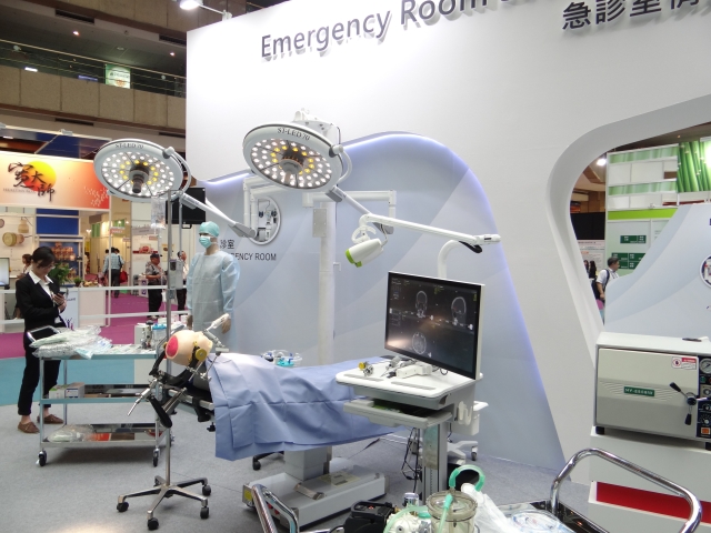 Emergency Room Scenario Station was highlighted with a line of Taiwan`s homegrown EMS products on display in arrangements as seen in a real-world emergency department.