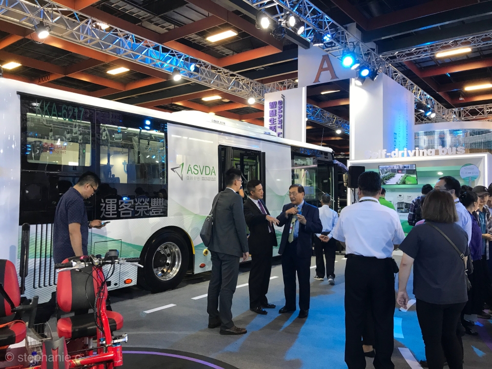 Self-driverless bus is showcased at the show. (CENS.com)