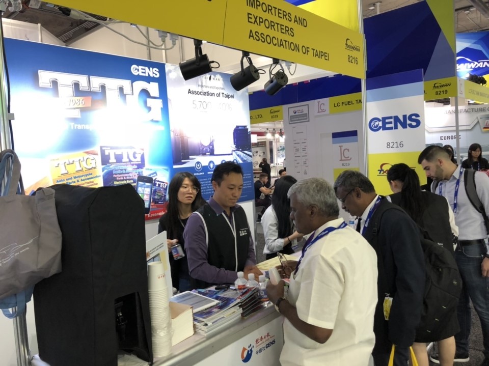 The Economic Daily News (CENS.com) booth at APPEX has attracted crowds of buyers searching for information on Taiwan’s exhibitors. (photo courtesy of TTG)