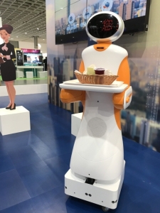 東元新一代服務型機器人亮相。記者蔡銘仁／攝影