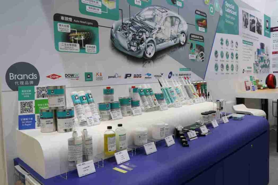 喬越為全方位專業電子膠材供應商，可協助客戶布局車用電子市場。 李炎奇/攝影