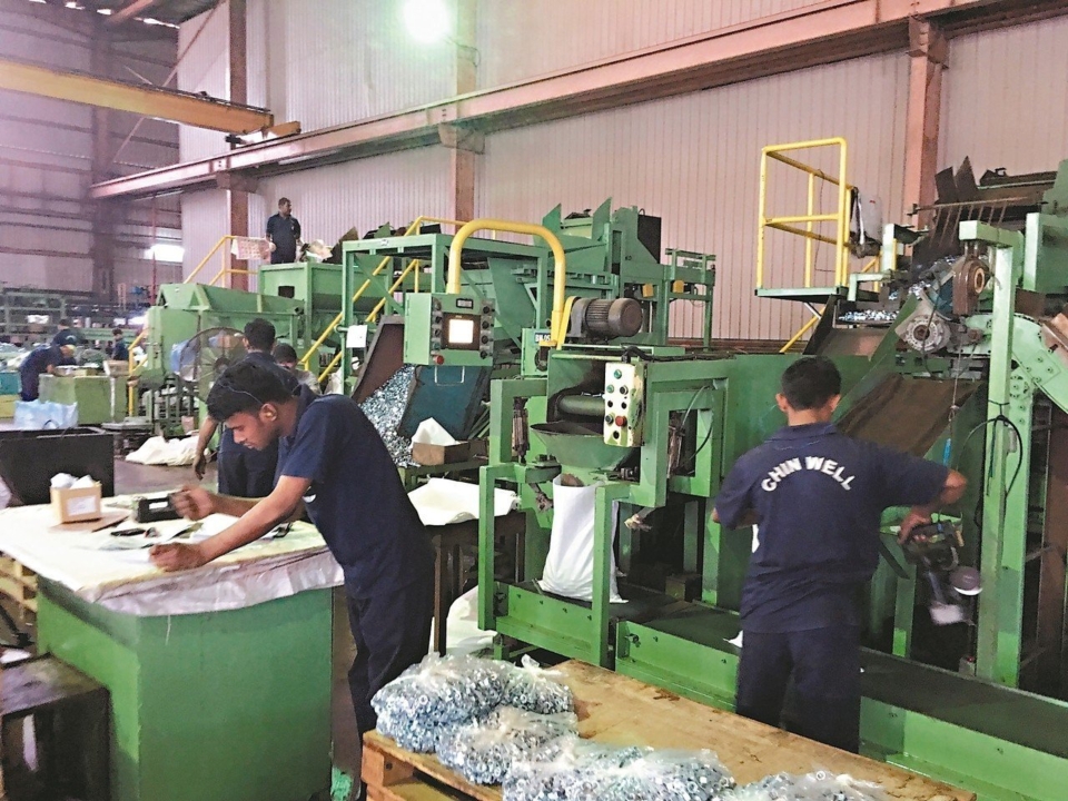 Chin Well introduced Bengali workers and automation into their factory in Penang.(photo taken by Lo Jui Chih)

