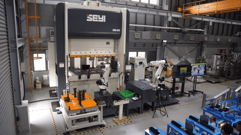 The actual operation of the intelligent manufacturing demonstration field for stamping die
