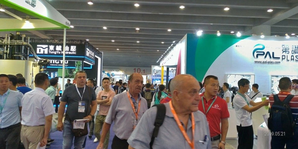 CHINAPLAS是台灣橡塑膠機械業者布局全球最重要展覽之一，展期由4月改為8月3日-6日，產業上下游匯集，搶攻後新冠疫情強力反彈的龐大商機。溫志煌/攝影