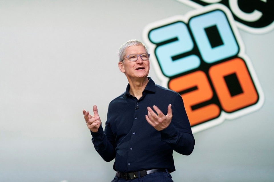 蘋果執行長庫克在WWDC 2020大會宣布，未來Mac電腦將採用自家一發的Apple Silicon晶片。 路透