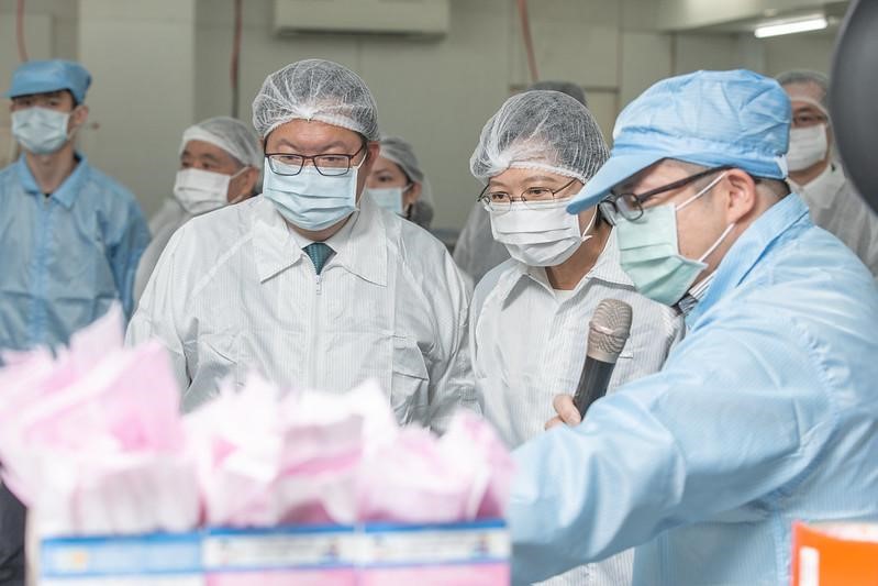 Caption: President Tsai Ing-wen oversees the finished mask production lines, expressing gratitude towards the machine tool firms that completed such an impossible task.