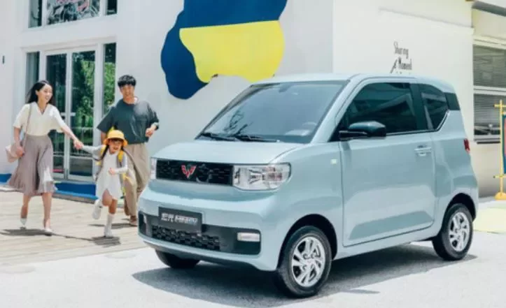 China`s Ingenious Car Brand Wuling Hongguang Mini EV has toppled Tesla to become the most popular EV in the Chinese market. (Photo taken from BitAuto)
