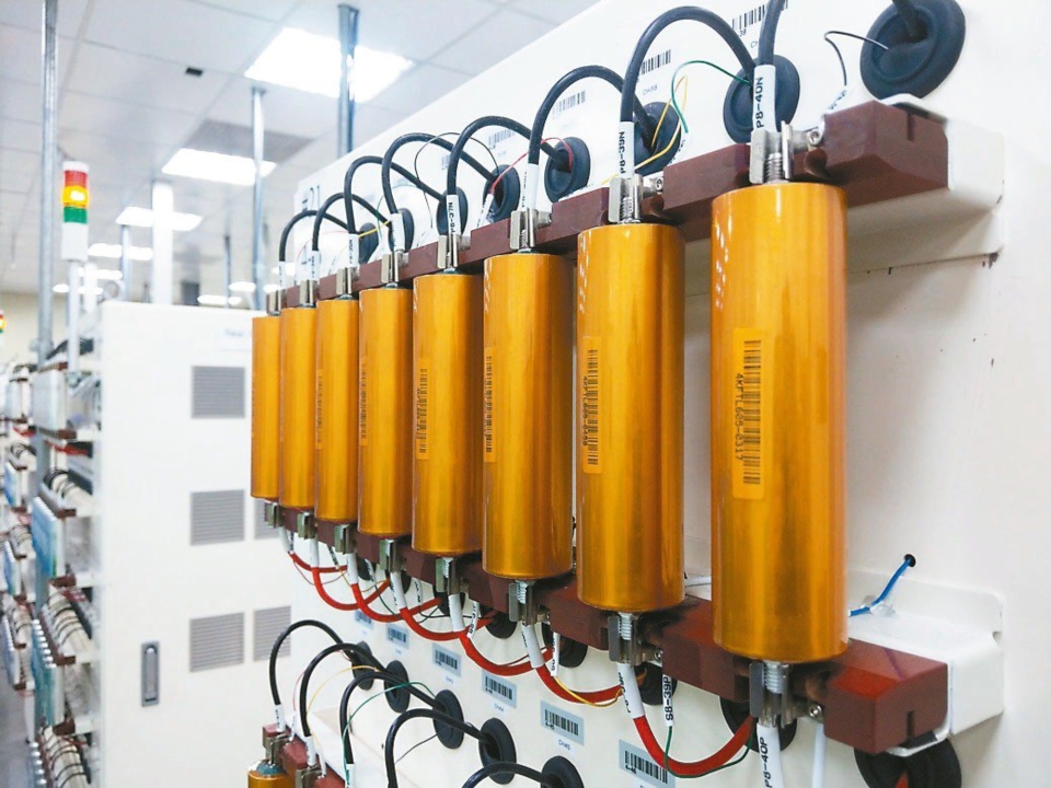 昇陽電池以工研院技術的圓筒型電芯專利設計為基礎，開發出Tabless設計40系列磷酸鐵電池，經10年產業驗證已是業界最安全可靠的電芯之一。 昇陽電池／提供
