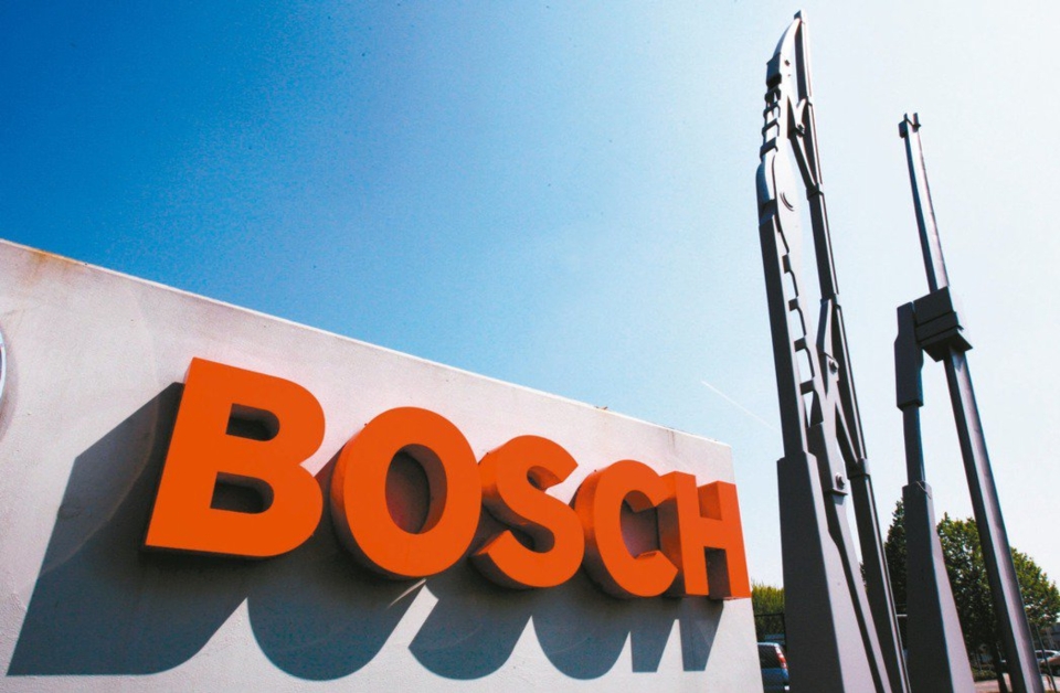 全球車用IC供應商博世（Bosch）缺料問題受矚目，上半年新車供應恐吃緊。（本報系資料庫）
