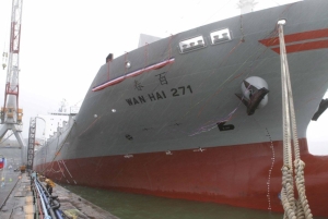 萬海航運昨宣布斥資逾150億元再造新輪。圖為十年前萬海建造的百春輪。圖檔來源：聯合報系資料照
