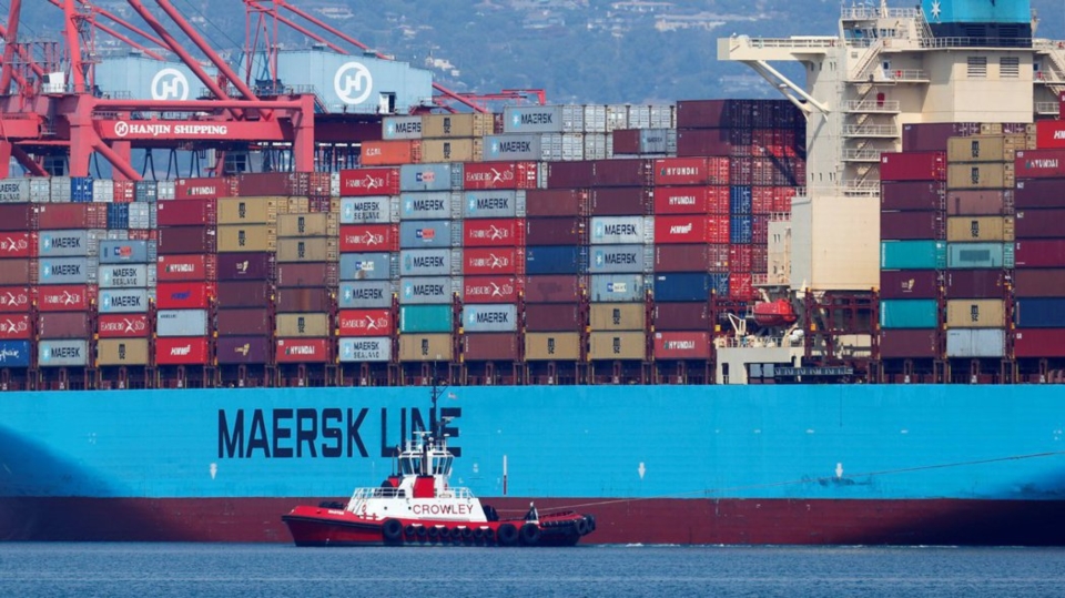 全球海運缺櫃、運力短缺與港口壅塞現象依然，預期至少持續到今年下半年。圖檔來源：路透